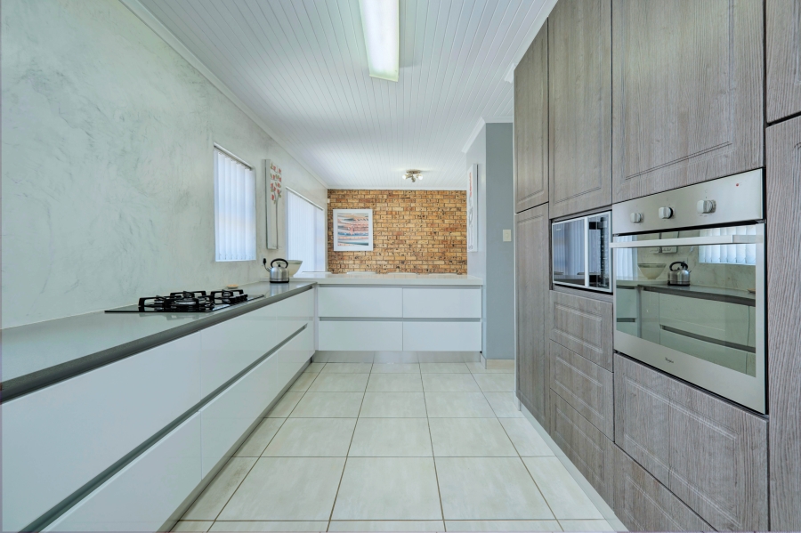 3 Bedroom Property for Sale in Sherwood Eastern Cape